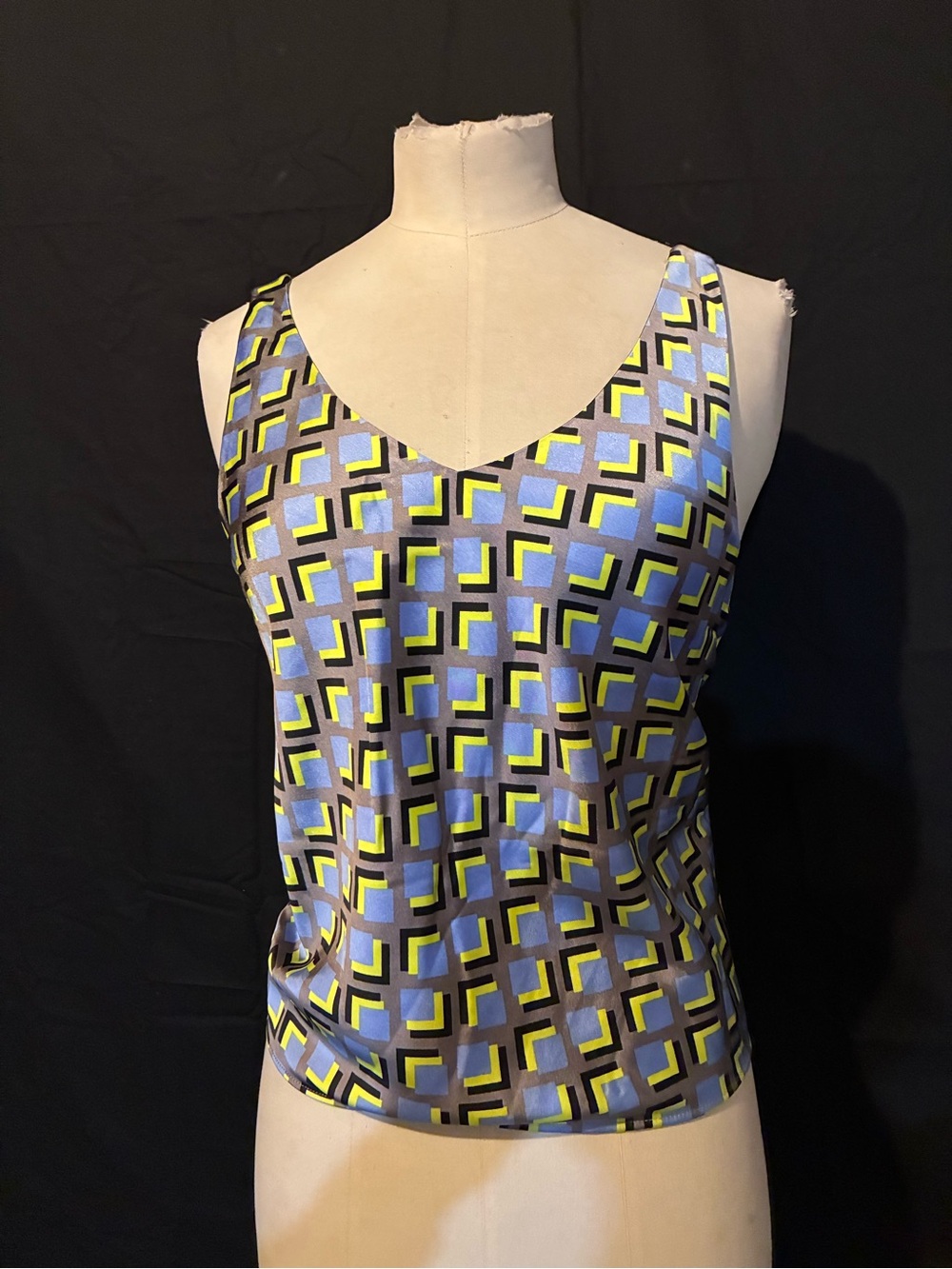 Wildfang Geometric V-Neck Tank in Blue, Yellow, Black Small